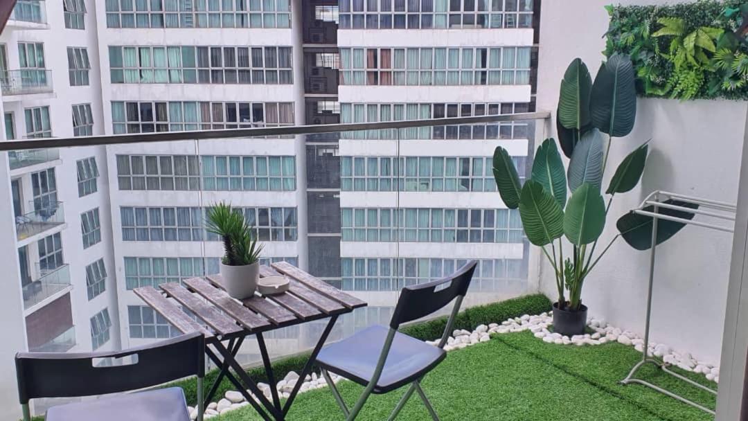 קואלה לומפור Regalia Suites With Infinity Pool Klcc By Staycation Homes מראה חיצוני תמונה