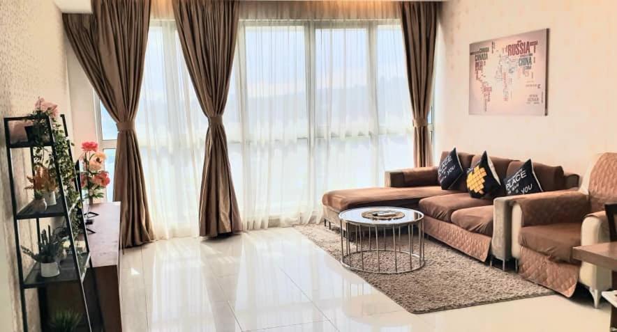 קואלה לומפור Regalia Suites With Infinity Pool Klcc By Staycation Homes מראה חיצוני תמונה