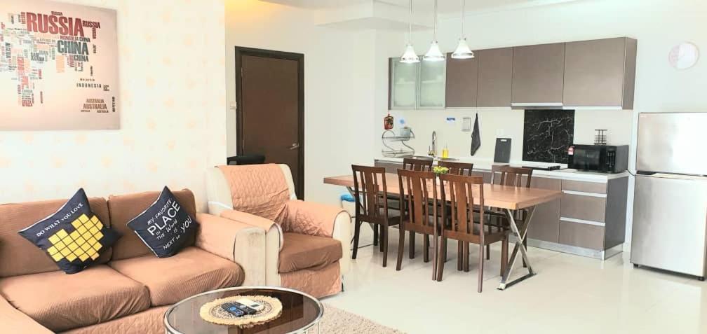 קואלה לומפור Regalia Suites With Infinity Pool Klcc By Staycation Homes מראה חיצוני תמונה