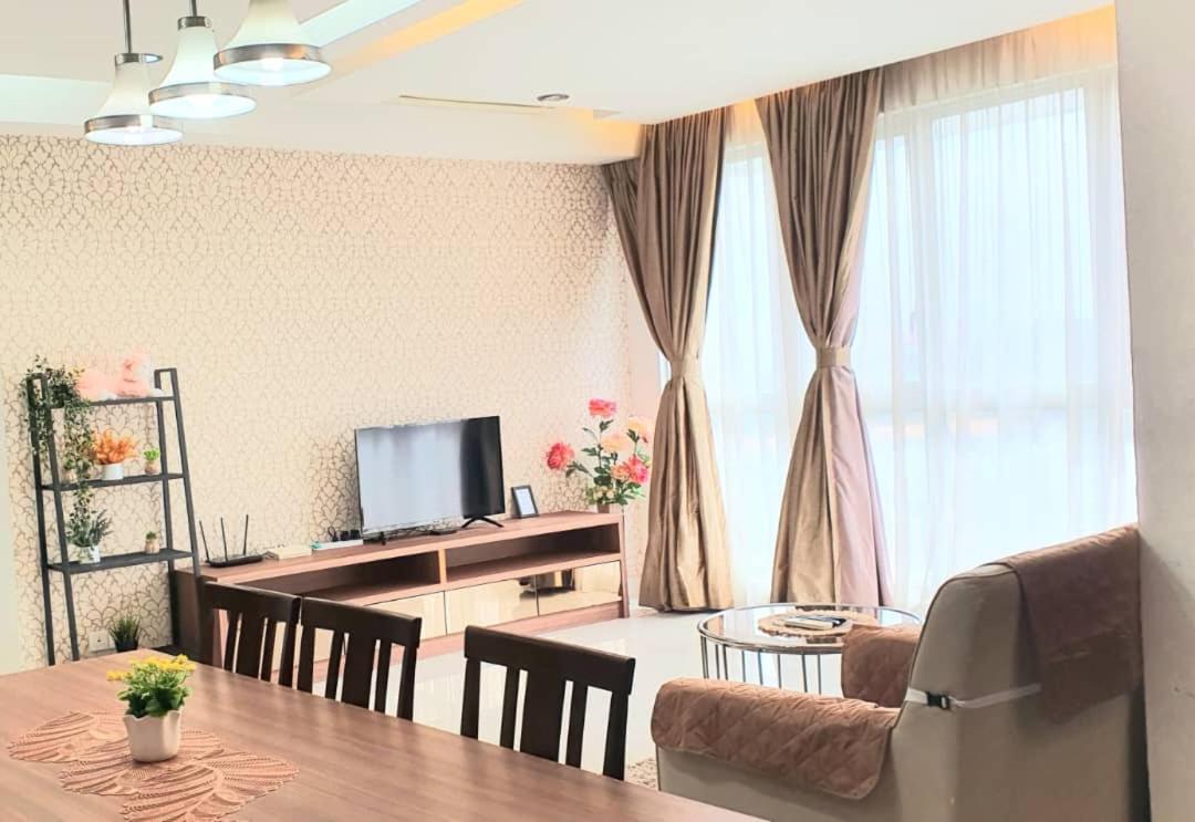 קואלה לומפור Regalia Suites With Infinity Pool Klcc By Staycation Homes מראה חיצוני תמונה