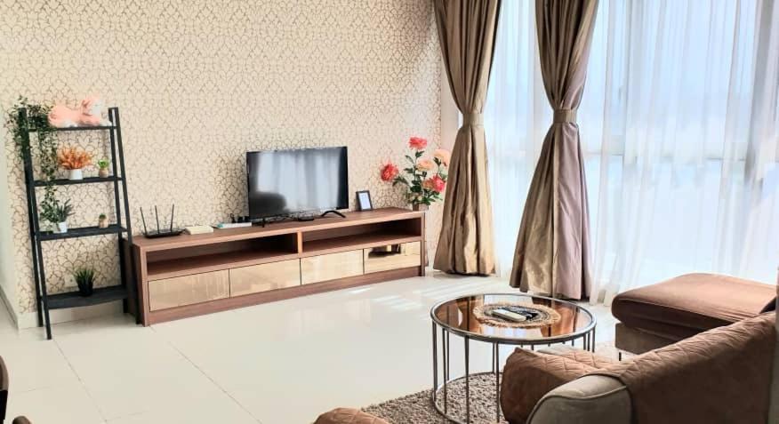 קואלה לומפור Regalia Suites With Infinity Pool Klcc By Staycation Homes מראה חיצוני תמונה
