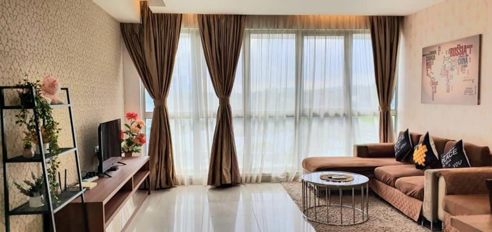 קואלה לומפור Regalia Suites With Infinity Pool Klcc By Staycation Homes מראה חיצוני תמונה