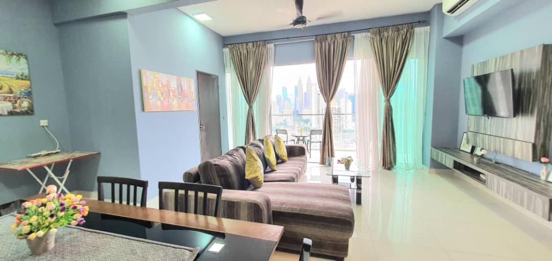 קואלה לומפור Regalia Suites With Infinity Pool Klcc By Staycation Homes מראה חיצוני תמונה