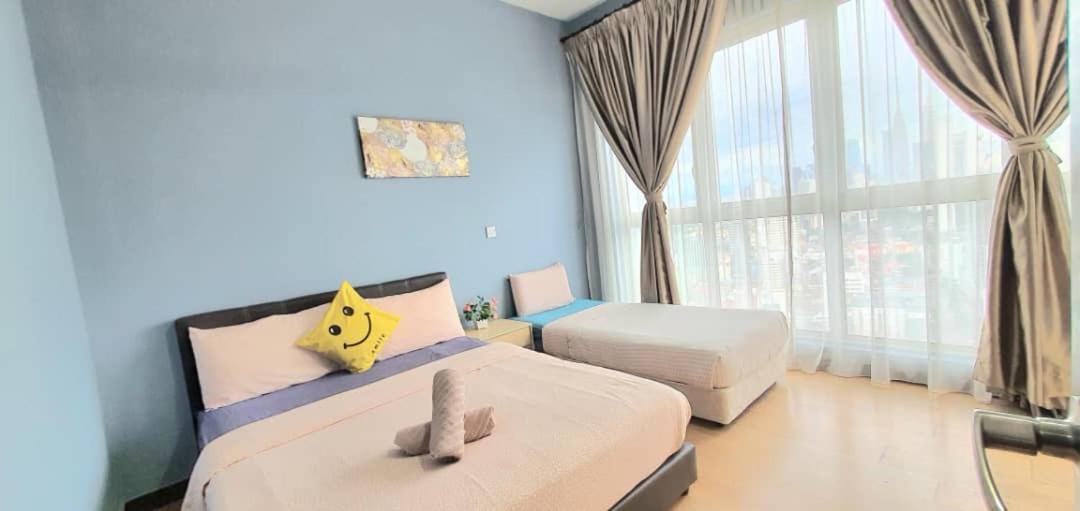קואלה לומפור Regalia Suites With Infinity Pool Klcc By Staycation Homes מראה חיצוני תמונה