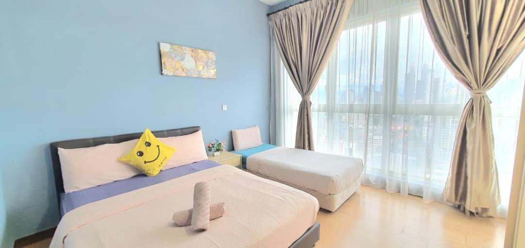 קואלה לומפור Regalia Suites With Infinity Pool Klcc By Staycation Homes מראה חיצוני תמונה