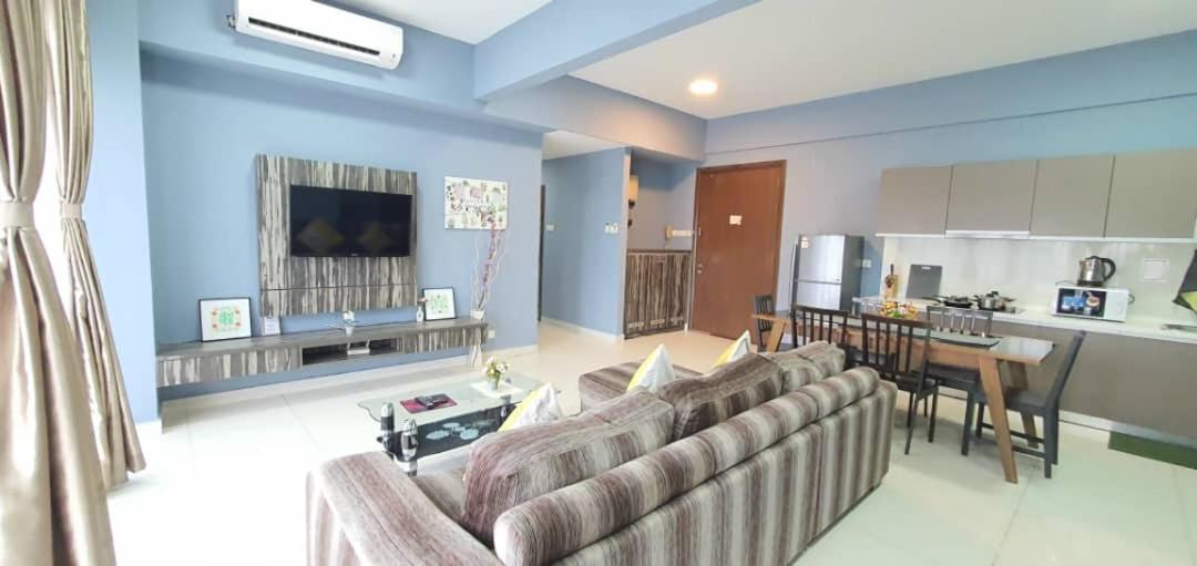 קואלה לומפור Regalia Suites With Infinity Pool Klcc By Staycation Homes מראה חיצוני תמונה