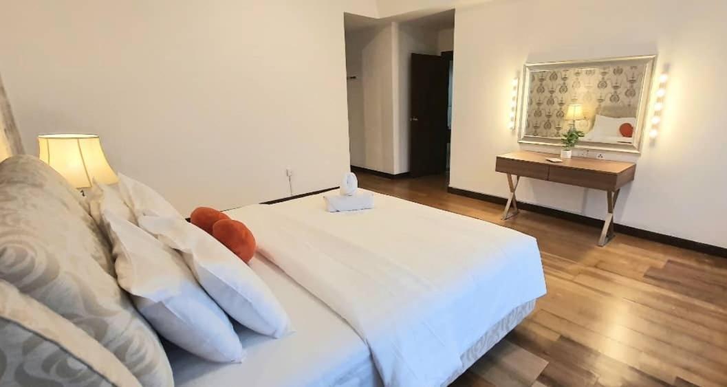 קואלה לומפור Regalia Suites With Infinity Pool Klcc By Staycation Homes מראה חיצוני תמונה