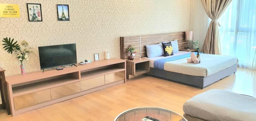 קואלה לומפור Regalia Suites With Infinity Pool Klcc By Staycation Homes מראה חיצוני תמונה