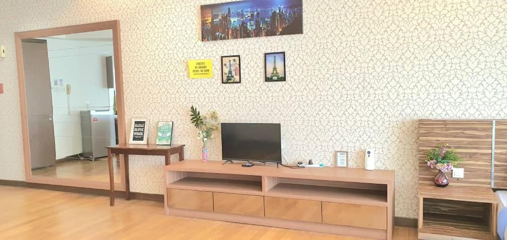 קואלה לומפור Regalia Suites With Infinity Pool Klcc By Staycation Homes מראה חיצוני תמונה