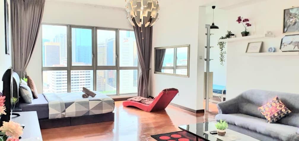 קואלה לומפור Regalia Suites With Infinity Pool Klcc By Staycation Homes מראה חיצוני תמונה