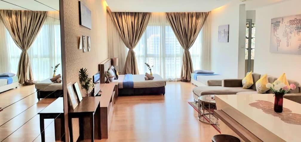 קואלה לומפור Regalia Suites With Infinity Pool Klcc By Staycation Homes מראה חיצוני תמונה