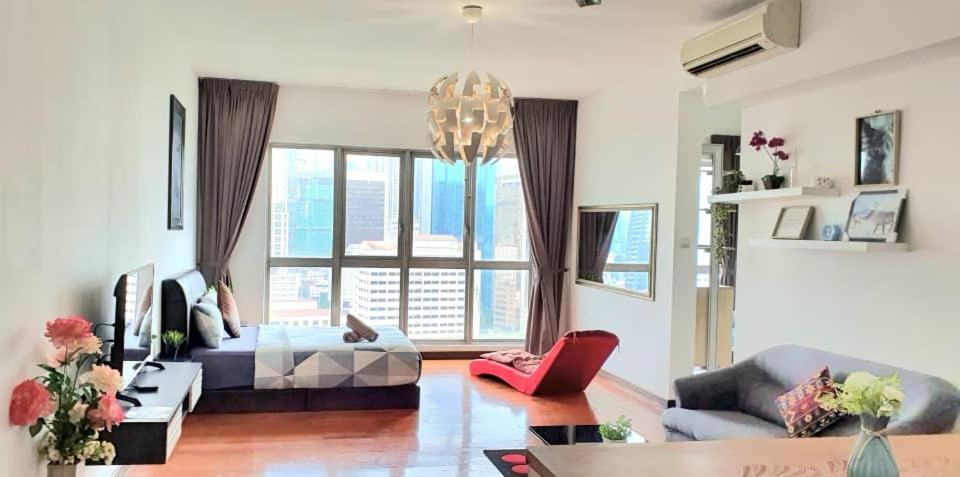 קואלה לומפור Regalia Suites With Infinity Pool Klcc By Staycation Homes מראה חיצוני תמונה
